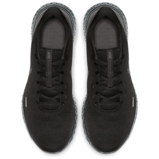 Nike Revolution 5